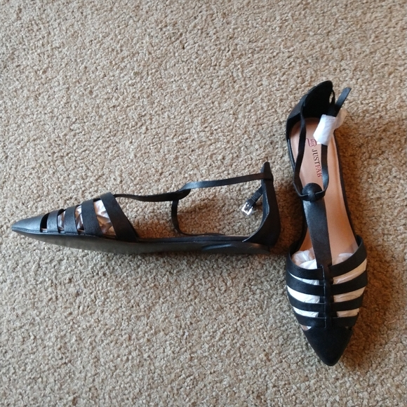JustFab black flats - Picture 1 of 1